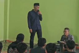 Legislator Jabar edukasi anak muda tentang politik di Garut