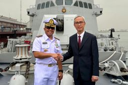 KRI Prabu Siliwangi-321 singgah di Nigeria saat berlayar ke Afrika