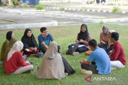 Tas Kecil, Identitas Besar: Saat Gaya Hidup "Membajak" Kebutuhan Akademik Mahasiswa