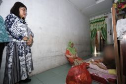 PKK Pematangsiantar beri semangat kepada penderita Hydrocephalus