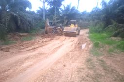 Anggaran terbatas, Pemkab Sarolangun tetap prioritaskan perbaikan jalan