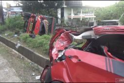 Kecelakaan di Pamulihan Sumedang Hari Ini: Truk Tronton Hantam Boks dan Sedan hingga Masuk Sawah