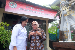Menteri PPPA kunjungi Koperasi Desa Merah Putih
