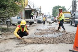 Pemkab Sidoarjo gencarkan perbaikan jalan jelang idul Fitri 1447 H
