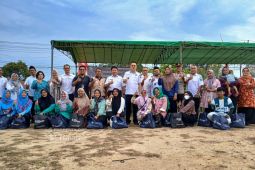 PT Timah-Pemkab Bangka Barat bagikan "doorprize" bagi pengunjung Bazar Ramadhan