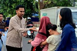 Energi Keikhlasan keluarga Ade Erlanda- Nur Apriyanti tersebar kebaikan di Ramadhan