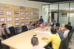 Kasus pelemparan petasan ke pengemudi angkutan diselesaikan secara RJ