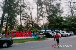 Kawasan wisata pantai di Pariaman Sumbar jadi lokasi 'ngabuburit' warga
