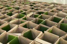 Penyajian buka puasa di Masjid Almarkaz Al-Islami Makassar utamakan ramah lingkungan