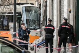 Trem tergelincir di Milan, tewaskan 2 orang, puluhan lainnya terluk
