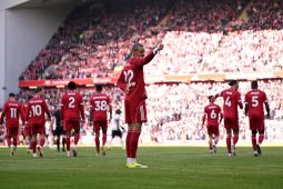 Liverpool menang telak 5-2 atas West Ham, naik ke posisi lima klasemen