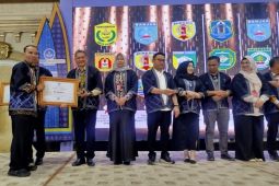 Pemkot Banjarbaru raih penghargaan SPMB terbaik dari BPMP Kalsel