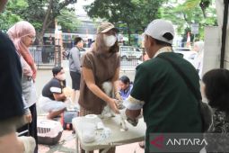 DKP Kota Tangerang gelar "ngabuburit manfaat" dengan vaksinasi rabies gratis