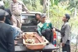 Tim SAR menemukan seorang anak yang terbawa arus Sungai Cikandang