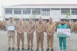 Bupati serahkan dana hibah Rp3 miliar ke KONI Batola