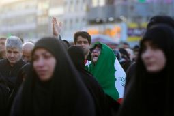Hoaks! Video ribuan orang di Teheran menggotong Jenazah Ali Khamenei