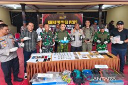 TNI-Polri buru KKB yang masih di Nabire