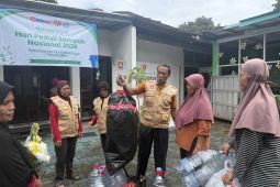 Tukar sampah jadi sembako, Alfamidi dan Bank Sampah Sakura ajak warga kurangi sampah
