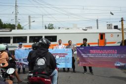 KAI Daop 6 mengintensifkan sosialisasi keselamatan perlintasan