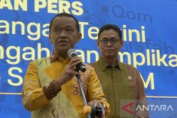 Bahlil pastikan harga BBM subsidi tidak naik meski harga minyak dunia meroket