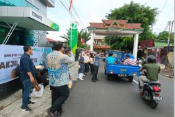 BPJS Ketenagakerjaan Ternate gelar employee Volunteering, bagikan takjil gratis kepada masyarakat