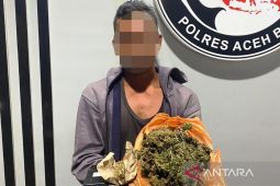 Polres Aceh Barat tangkap nelayan atas kepemilikan setengah kilogram ganja
