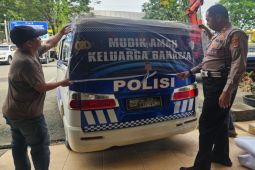 Satlantas Polresta Banjarmasin pasang stiker one way mudik aman