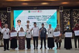 Sidoarjo-BPJS Ketenagakerjaan serahkan santunan JKM kepada ahli waris