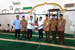 Safari Ramadan Pemkab Belitung di Suak Gual, PLN salurkan 50 paket berkah untuk yatim dan Dhuafa