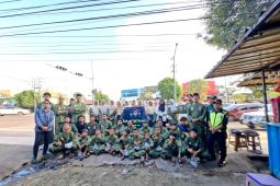 Persinas Kabupaten Tabalong bagi ratusan paket takjil gratis