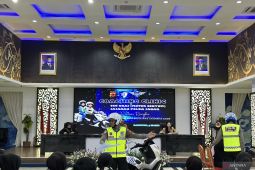 Polda Jabar melatih tim urai public speaking menghadapi mudik Lebaran 2026