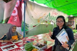 Bank Kalbar jemput bola layani UMKM pasar juadah, dorong transaksi non tunai dengan QRIS