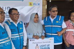 Pemkot Ambon beri bantuan pasang listrik untuk 26 KK, begini penjelasan wai kota