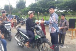 Ramadhan berbagi, Kemenag Palas kembali berbagi takjil ke masyarakat