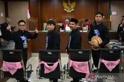 Tok! Delpedro Marhaen divonis bebas kasus penghasutan demo ricuh Agustus