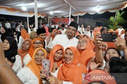 Gubernur Bobby serahkan hibah Rp350 juta bagi masjid di Pematangsiantar