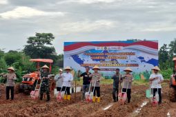 Dukung ketahanan pangan, Polres Serang salurkan bantuan sarana tani