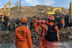 Tiga orang tewas akibat tertimbun longsoran sampah di TPST Bantargebang