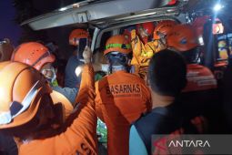 Longsoran sampah di Bantargebang karena hujan lebat