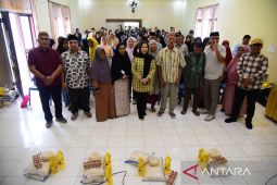 Pemprov Gorontalo salurkan bantuan pangan ke lansia dan disabilitas