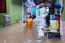 Banjir satu meter lebih rendam permukiman warga Kebon Pala Jaktim