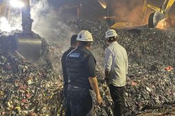 KLH segera panggil pengelola TPTS Bantargebang respons longsor sampah