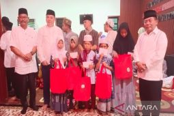 PDIP Kapuas santuni anak panti asuhan