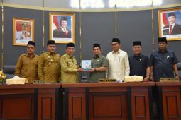 Bentuk akuntabilitas, Wawako Maigus Nasir sampaikan nota LKPJ 2025 dalam paripurna DPRD