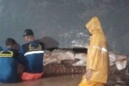 Pemkot Tangerang tutup sementara tanggul jebol cegah luapan besar