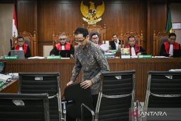 Sidang kasus korupsi "Chromebook" ditunda karena Nadiem Makarim sakit