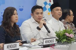 Seskab Teddy ajak orangtua batasi akses media sosial bagi anak muda