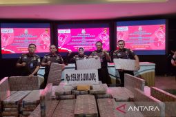 Kejati Bengkulu terima uang pengganti kasus tambang Rp159,81 miliar