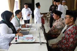 Baznas HSS gelar aksi keteladanan zakat pimpinan