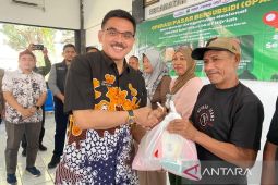 Pemkot Cirebon distribusikan 1.208 paket pangan subsidi jelang Lebaran